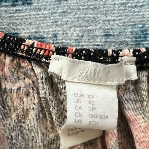 H&M Black Red Pink Off the Shoulder Leaf Print Top XS - Picture 8 of 9